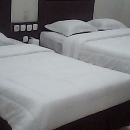 Hotel Wisma Djaja Syariah Bojonegoro Exterior photo