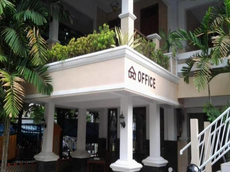 Hotel Wisma Djaja Syariah Bojonegoro Exterior photo
